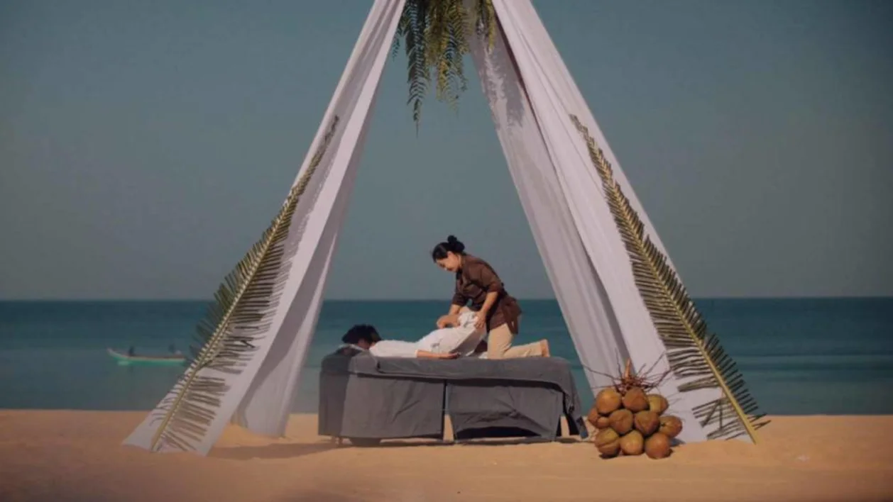 Aleenta Phuket Resort Spa beach massage